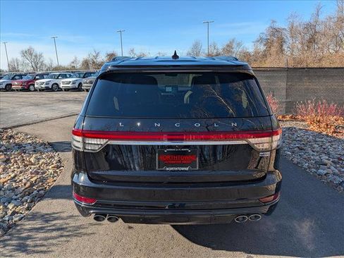 Used 2023 Lincoln Aviator Reserve w/ Equipment Group 201A image 4