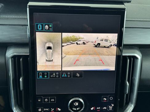 Used 2025 GMC Acadia Elevation image 36