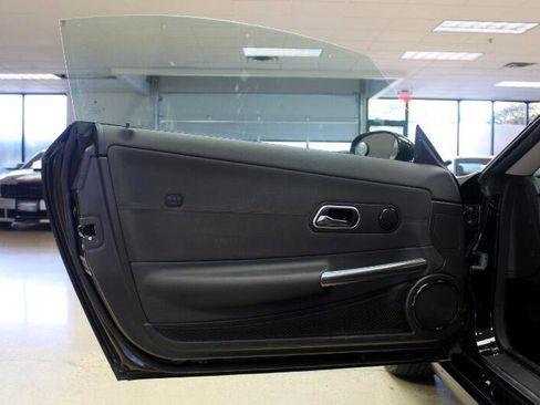 Used 2007 Chrysler Crossfire Coupe image 28