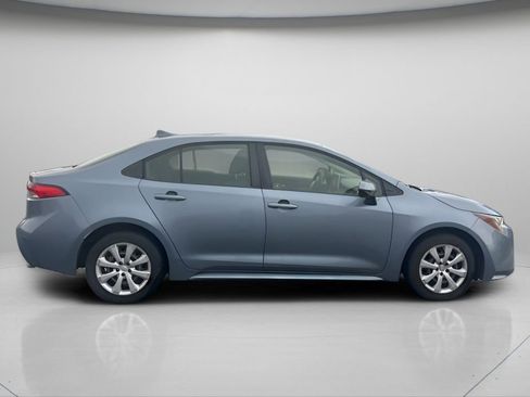 Used 2020 Toyota Corolla LE image 3