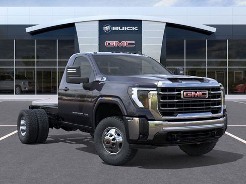 New 2025 GMC Sierra 3500 SLE w/ SLE Convenience Package image 7
