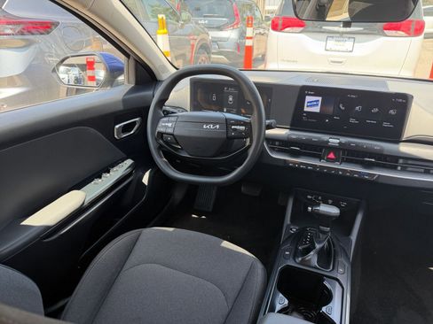 Used 2025 Kia K4 FWD image 34