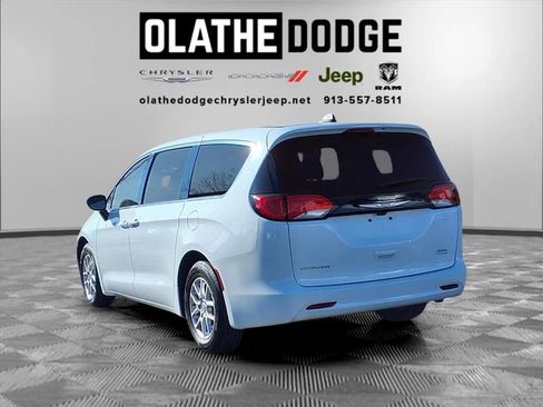 Used 2024 Chrysler Voyager LX image 3