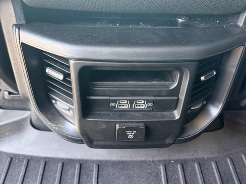Used 2021 RAM 1500 Laramie AWD/4WD image 17