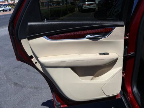 Used 2017 Cadillac XT5 Luxury w/ Driver Awareness Package image 34