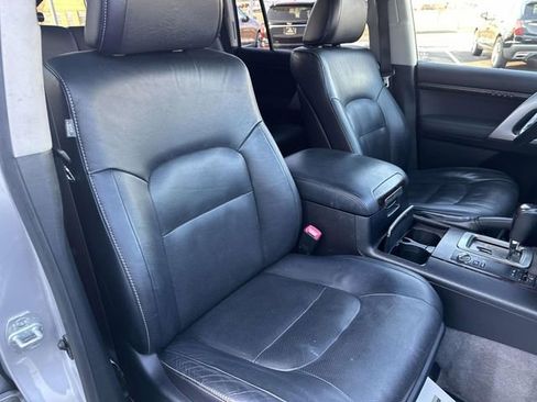 Used 2015 Toyota Land Cruiser Base image 23