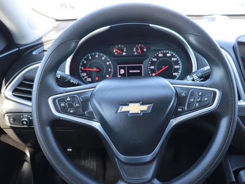 Used 2022 Chevrolet Malibu LS FWD image 17