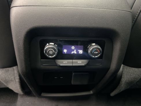 New 2026 Chevrolet Traverse Z71 w/ Driver Confidence Package image 32