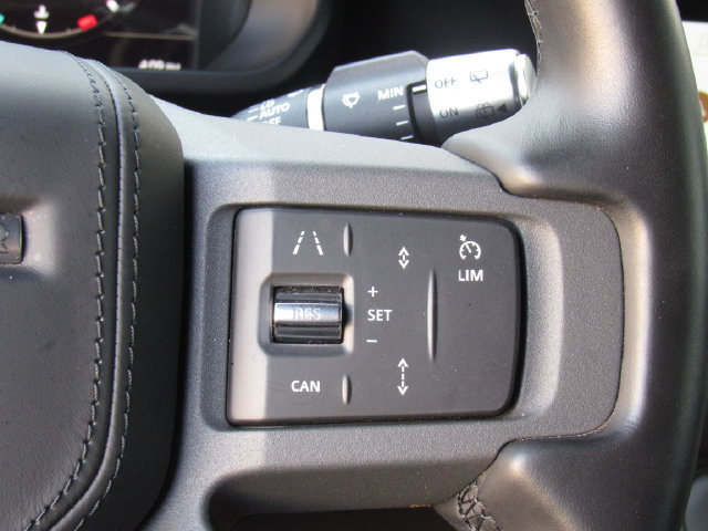 Used 2022 Land Rover Defender 90 X-Dynamic HSE AWD/4WD image 23