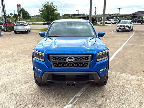 Used 2024 Nissan Frontier SL w/ Technology Package image 3