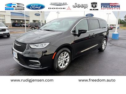 Used 2026 Chrysler Pacifica Limited