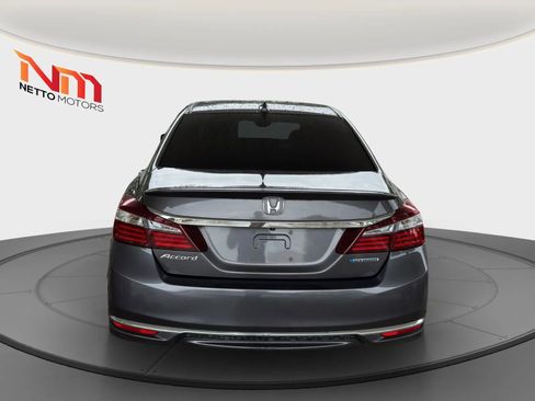 Used 2017 Honda Accord Hybrid Sedan image 4
