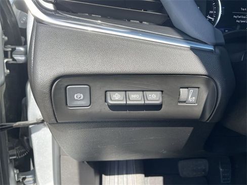 Used 2022 Buick Enclave Premium image 17