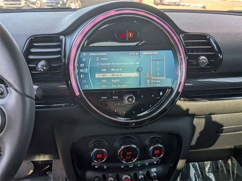 Used 2024 MINI Cooper Clubman S w/ Signature Upholstery Package image 20