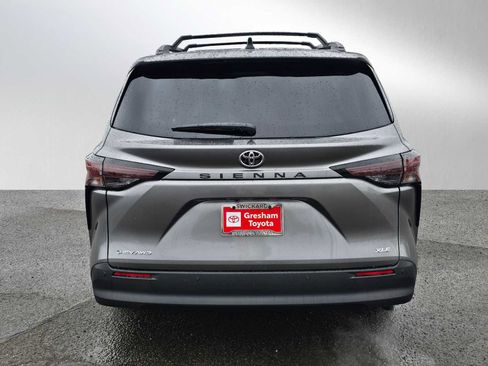 New 2026 Toyota Sienna XLE AWD/4WD image 5