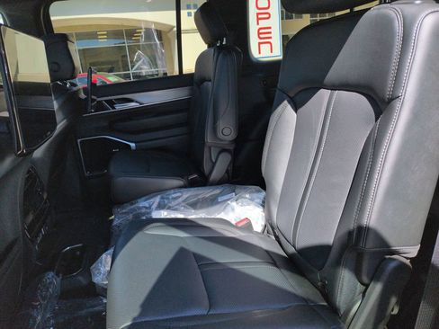 New 2026 Jeep Grand Wagoneer Limited w/ Premium Group II image 22