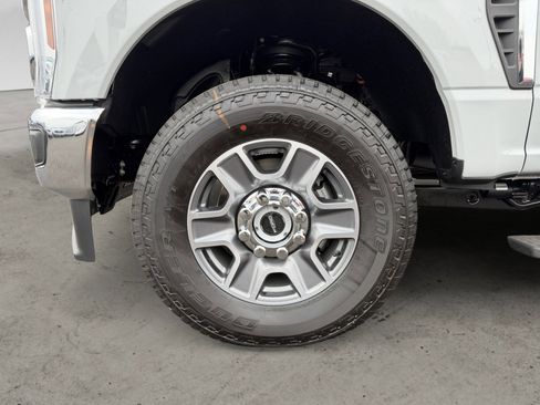 New 2026 Ford F250 Lariat w/ FX4 Off-Road Package image 14