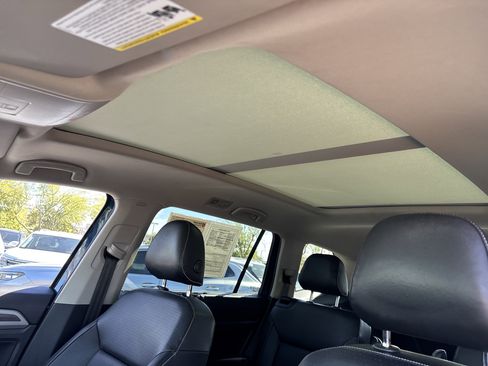 Used 2021 Volkswagen Atlas SEL image 16