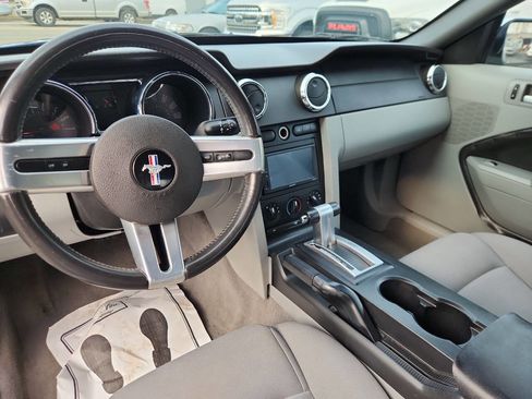 Used 2008 Ford Mustang Convertible image 17