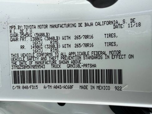 Used 2019 Toyota Tacoma TRD Off-Road w/ Technology Package AWD/4WD image 39