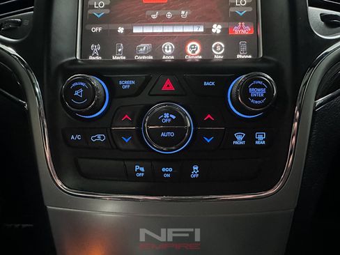 Used 2016 Jeep Grand Cherokee SRT AWD/4WD image 34