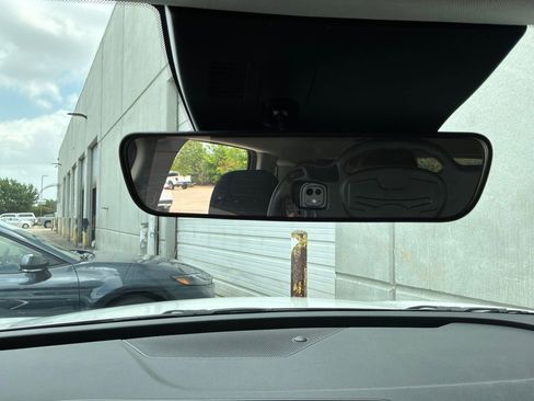 Used 2025 Kia Sportage LX image 17