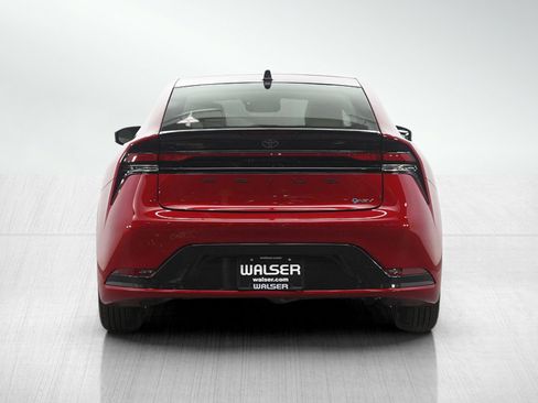 Used 2025 Toyota Prius XLE image 4