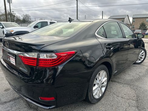 Used 2013 Lexus ES 300h image 3