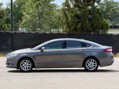 Used 2013 Ford Fusion SE FWD image 8