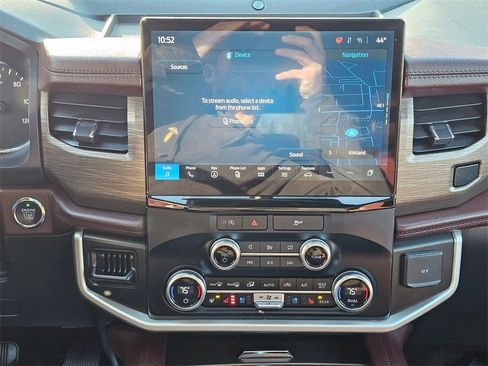 Used 2023 Ford Expedition Max Limited image 14