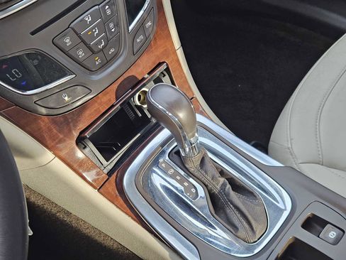Used 2016 Buick Regal image 20