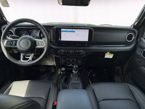 Used 2024 Jeep Wrangler Unlimited Sahara w/ Technology Group AWD/4WD image 10