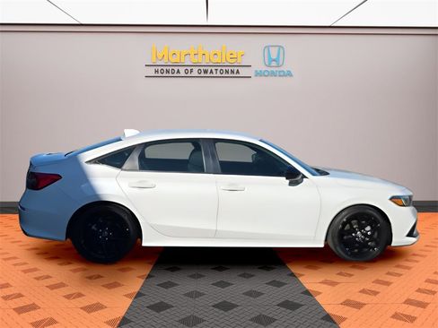 Used 2023 Honda Civic Sport image 6