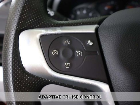 Used 2023 GMC Terrain SLE w/ Driver Convenience Package AWD/4WD image 3