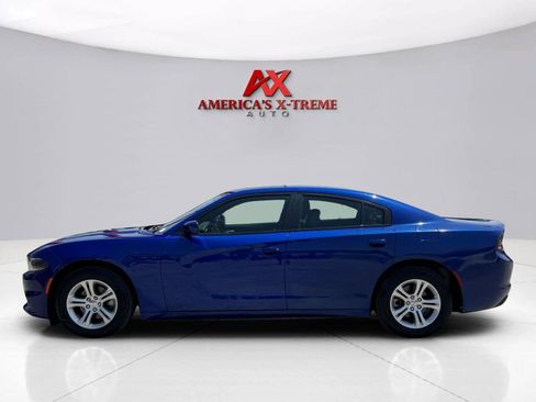 Used 2022 Dodge Charger SXT w/ Leather Interior Group RWD image 2