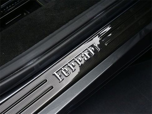 Used 2022 Ferrari F8 Tributo image 13