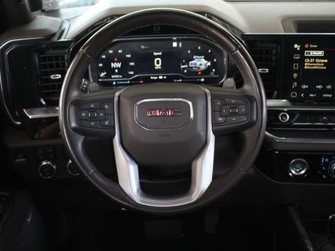 Used 2023 GMC Sierra 1500 SLT image 29