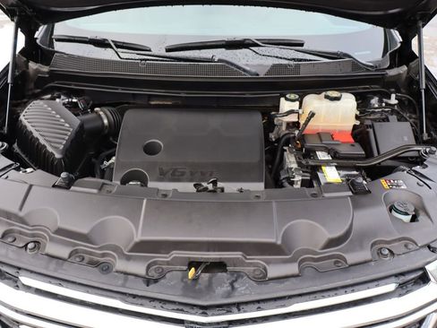 Used 2023 Chevrolet Traverse LT image 51