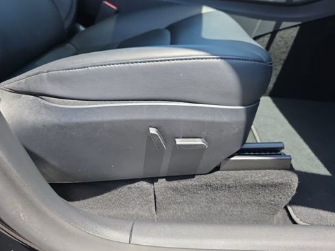 Used 2024 Tesla Model Y Long Range AWD/4WD image 34