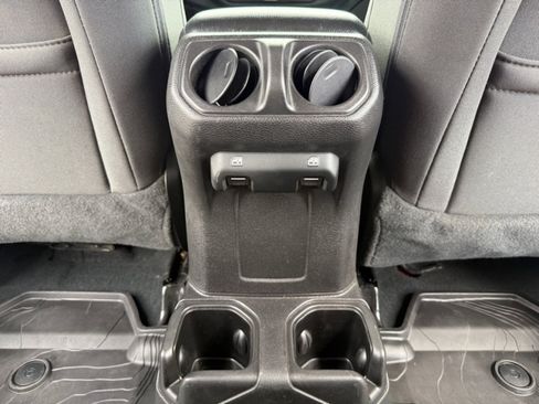 Used 2022 Jeep Wrangler Unlimited Sport AWD/4WD image 32