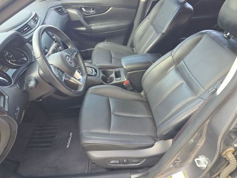 Used 2018 Nissan Rogue SL w/ Premium Package image 5