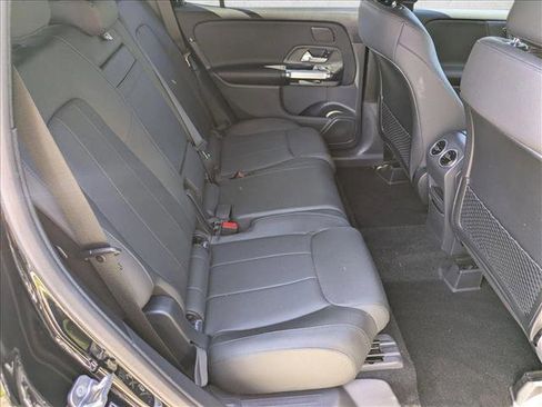 Used 2025 Mercedes-Benz GLB 250 4MATIC image 20