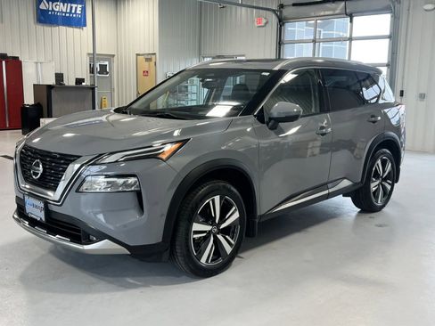 Used 2021 Nissan Rogue Platinum image 6