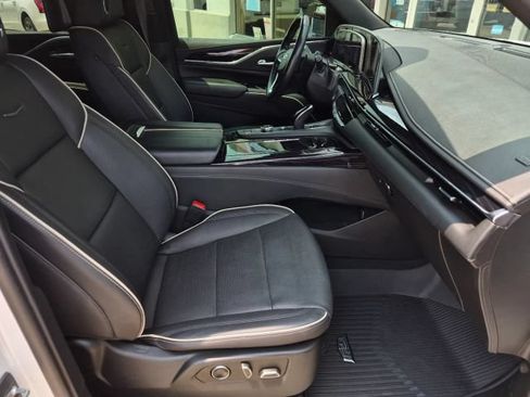 Used 2021 Cadillac Escalade ESV Sport w/ Driver Assist Tech Package AWD/4WD image 15