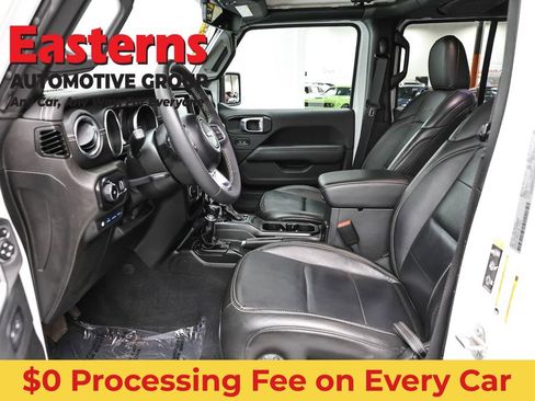Used 2023 Jeep Wrangler Unlimited Sahara AWD/4WD image 14