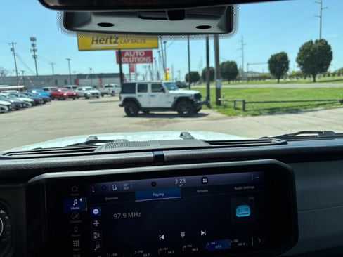Used 2025 Jeep Wrangler Unlimited Sport AWD/4WD image 17
