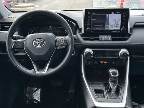 Used 2019 Toyota RAV4 Limited image 10