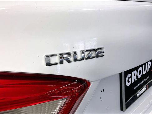 Used 2018 Chevrolet Cruze LT w/ Sun And Sound Package FWD image 26