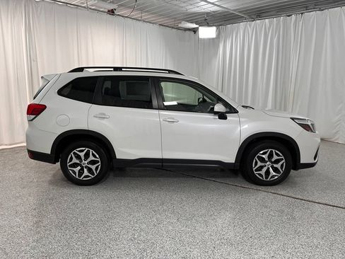 Used 2021 Subaru Forester Premium AWD/4WD image 12