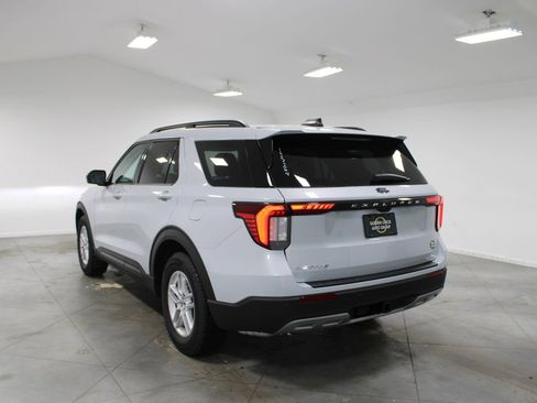 New 2026 Ford Explorer Active RWD image 6